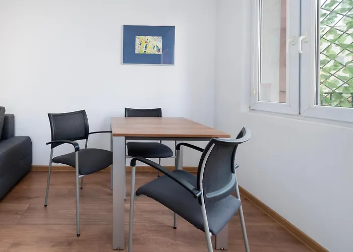 Jaracza 3-Bedroom Apartment
